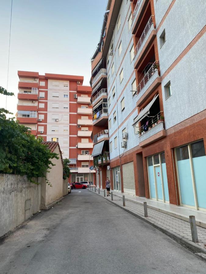 Downtown Apartment Fier Exterior photo